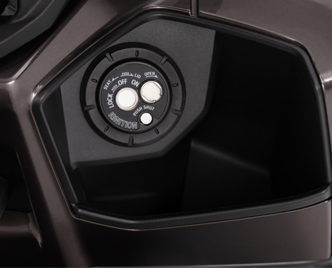 24_-_Theft_deterrent_key_system_with_seat_and_fuel_lid_opener_functions_(Ride_Connect_Edition)_69cbbaa0b0e5c.jpg